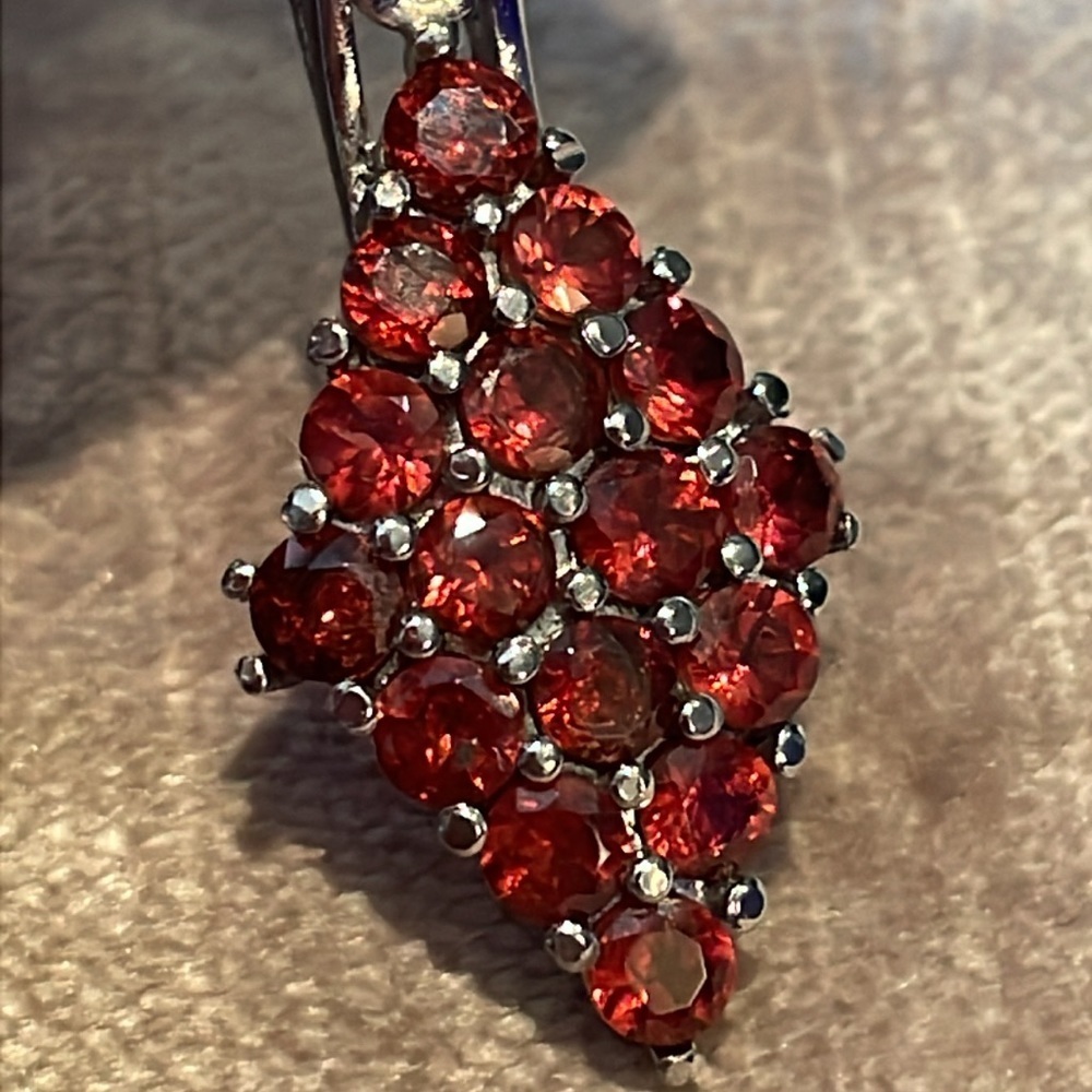 Genuine Mozambique Garnet Pendant Necklace Diamond Shaped  NWOTS